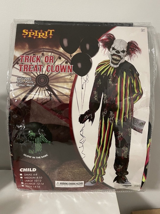 Trick or Treat Clown - Picture 1 of 3